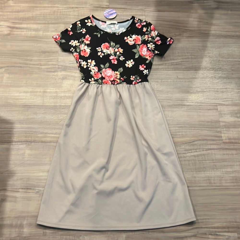 Hot 🔥 and New Mini dress w pockets NWT size S